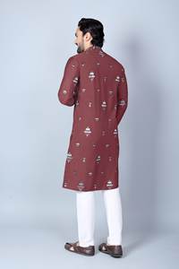Kurta de créateur Royal Look pour hommes |   Soie Chanderi lourde |   Édition Mariage - Product Image 4