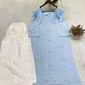 CONJUNTO TENDENCIA KURTA PLAZZO CON BORDADO E HILO LAMINAL TRABAJO - Product Image 1