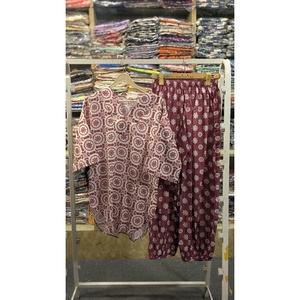 Conjunto de 2 Piezas para Mujer con Pantalones Bombachos, Estampado, para Uso Diario y Ocasiones Especiales, Disponible en Varios Colores - Product Image 1