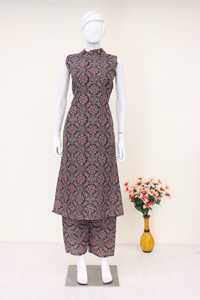 Indian Boutique Best Pure Cotton Muslin Kurti con pantalones Mujeres Indian & Pakistani Top y pantalones disponibles para niñas y mujeres - Product Image 5