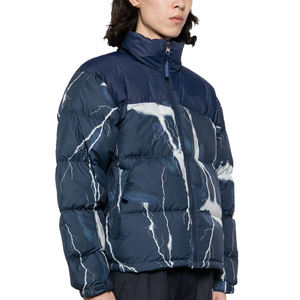 Chaqueta acolchada bomber burbuja con capucha impermeable de calle alta con diseño OEM personalizado para hombre invierno con cuello levantado y posición de logotipo frontal - Product Image 2