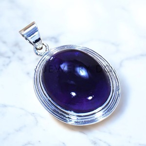 Colgante de Plata de Ley 925 con Amatista Natural en Forma Ovalada, Gema Cabujón de Alta Calidad, Amatista Púrpura para Uso Diario o Bodas - Product Image 2