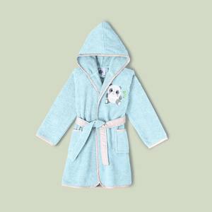 Peignoir bleu pour bébé, taille 2-4 ans, présenté dans un coffret cadeau - Product Image 1