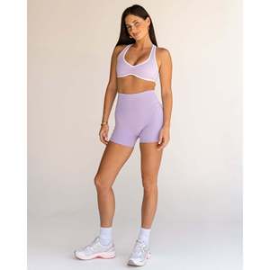 Soutien-gorge de sport rembourré grande taille - Imprimé blanc lilas pâle, vêtements de sport pour l'entraînement en salle de sport - Product Image 5