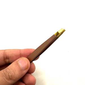 Pince à épiler à pointe pointue en or brun en acier inoxydable Logo personnalisé impression sourcils pince à épiler outil de beauté Service OEM - Product Image 3