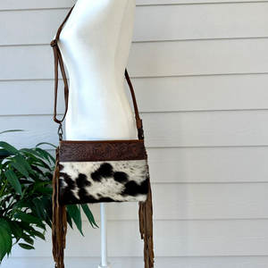 Bolso de Mano de Cuero Vacuno para Mujer, Diseño Personalizado del Fabricante, Material de Alta Calidad, Bolsos de Cuero Vacuno en Venta - Product Image 2