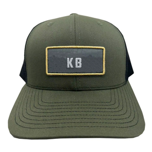 Vente en gros de casquette de camionneur classique avec logo brodé 2D personnalisé avec chapeau d'extérieur respirant à 6 panneaux en maille Fabricant OEM du Vietnam - Product Image 1