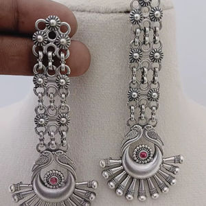 Llamativo juego de pendientes de pavo real de plata antigua elaborado en un producto a granel de fundición de metal de latón diseño personalizado - Product Image 1