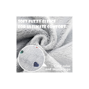 Sweat à capuche zippé pour femme - Léger, chaud, respirant, séchage rapide, design hivernal décontracté, logo frontal personnalisable pour un usage quotidien - Product Image 4