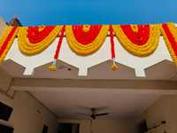 Bunga palsu mariemas dan gantungan pintu bunga panjang Toran Mandap bunga buatan rangkaian bunga Toran Blossom Dekorasi Pernikahan India indah