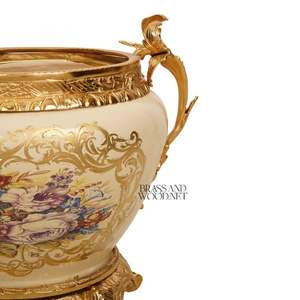 Maceta de Cerámica Beige de Lujo con Decoración de Latón Chapado en Oro - Product Image 5