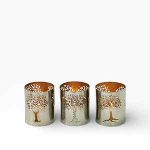 Portavelas de Metal Gris y Dorado con Patrón de Rejilla Cuadrada Calada para Decoración Contemporánea - Product Image 5