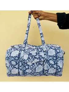 Bolsa de viaje acolchada de algodón con dos asas, diseño floral Kantha, bolsa de compras con cierre abierto - Product Image 5