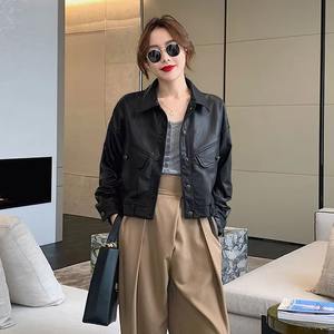 Veste en cuir courte à motif ample Plus Veste en cuir de moto pour femme avec bouton - Product Image 5