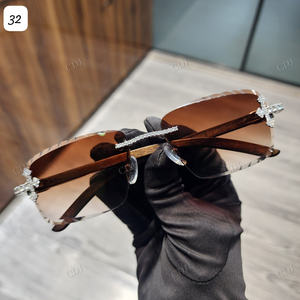 2024 marque de luxe Design Vintage Moissanite verres en verre marron diamant cadre Hip Hop lunettes de soleil glacées garçons - Product Image 1