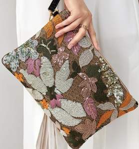 BRODERIE PERSONNALISÉE UNIQUE STYLE BOHÉMIEN POCHETTES À MAIN CONCEPTION FANTAISIE SANGLE À ANNEAU LING VENTE EN GROS - Product Image 6