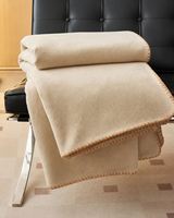 Couverture en flanelle unie beige kaki douce et légère, aspect soigné, idéale pour lit, canapé, chambre d'amis – Fournisseur direct usine