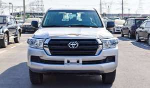 Sedán 2020 con Tracción en las Cuatro Ruedas, Motor de Gasolina de 8L, Asientos de Cuero, Control de Crucero Adaptativo, Neumáticos R18, Interior Claro, Techo Panorámico Izquierdo, Visión Trasera de 360° - Product Image 4