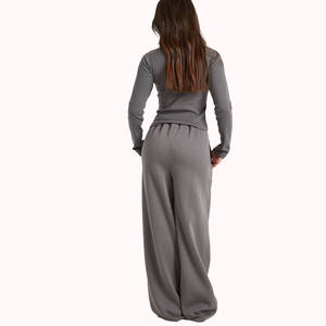 Ensemble de survêtement décontracté pour femmes, haut à manches longues en polaire doux et pantalon à taille élastique pour vêtements de sport, vente en gros - Product Image 2