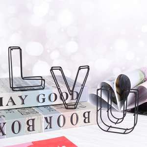 Fil de fer élégant sur pied décoratif A à Z Tous les alphabets s'unissent en couleur noire pour la décoration murale de la maison D Alphabet - Product Image 5