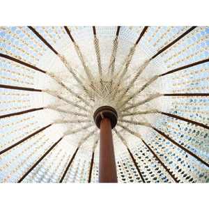 Sombrilla de Playa Moderna Estilo Boho, con Techo de Crochet y Flecos de Macramé, para Jardín, Patio, Hotel, Restaurante, Parque, Fabricada con Madera, Fibra de Vidrio y Hierro - Product Image 3