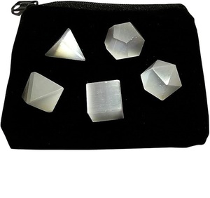 Excellente qualité sur les ensembles de géométrie en sélénite naturelle en vrac d'agate de Soha pour les cristaux de guérison pour la vente au détail, le yoga et le bien-être en vente - Product Image 5