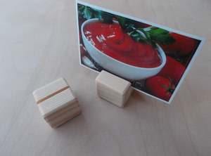 Soporte de tarjeta de Metal de forma cuadrada Diseño único Soporte de decoración de mesa elegante y asequible para el hogar Oficina y eventos - Product Image 4