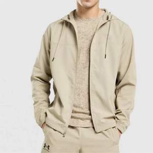 เสื้อแจ็คเก็ตกันลมแบบมีโลโก้สั่งทำพิเศษ ระดับพรีเมียม สำหรับทุกเพศ ระบายอากาศได้ดี คุณภาพสูง เหมาะสำหรับออกกำลังกาย ฝึกซ้อม กันน้ำ ลายพรางแบบต่อผ้า - Product Image 1