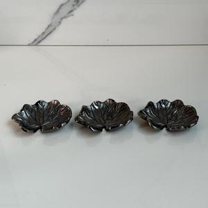 Ensemble de 3 bols en aluminium, finition nickel noir, résistant à la chaleur, design moderne et luxueux, fait à la main, pour les fêtes, les mariages et les cérémonies - Product Image 3