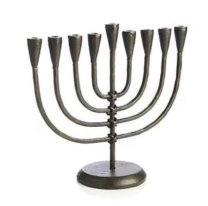 Chandelier Menorah en métal au design classique pour la décoration traditionnelle des fêtes juives, haute qualité - Product Image 2