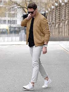 Blouson aviateur léger personnalisé pour hommes pour le printemps et l'automne Manteau zippé avec poche en fourrure de mouton Veste OEM de grande taille pour l'hiver - Product Image 4