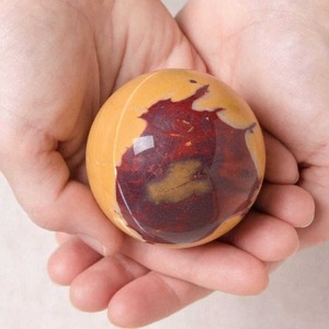Venta al por mayor, bola de cristal decorativa ecológica Mookaite Jasper Sphere para meditación curativa espiritual disponible a precio por mayor - Product Image 4