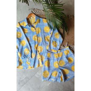 Conjunto de Shorts de 2 Piezas para Mujer Amalfi Citrus XS, Cuello con Lazo, Atuendos de Verano con Tops y Pantalones a la Altura de la Rodilla, 100% Algodón, Tela Oxford - Product Image 2