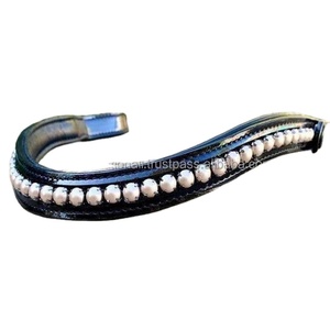 Banda de charol con acabado de lujo, mejor calidad, costura completa y relleno suave personalizado con perlas blancas, cristales ostentosos - Product Image 1