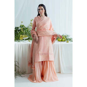 ชุดสูทผ้าซาตินแจ็คการ์ด 3 ชิ้น พร้อมผ้าคลุมไหล่ รุ่น FE-52126 - Product Image 4