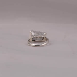 Bague de fiançailles en or blanc massif 18KT avec diamant et monture de style classique de 5.50 ct vert éclatant taillé en laboratoire - Product Image 4