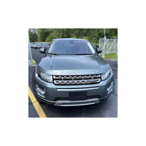 Range Rover Defender con suelo de goma duradero para una fácil limpieza y un uso robusto. - Product Image 2