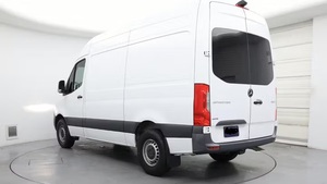 Mercedes-Benz Sprinter Cargo Van 2500 2022, toit standard, 144 pouces, I4 essence, propulsion arrière, en excellent état - Product Image 2