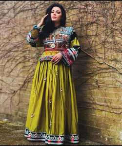 ชุดแบบดั้งเดิมของชาวอัฟกัน ชุดชาวปัชตุนสำหรับงานแต่งงาน เสื้อคลุมสำหรับงานปาร์ตี้ ชุดเด็กสไตล์วัฒนธรรมอัฟกานิสถาน สีพื้น ดีไซน์ลายปัก - Product Image 2