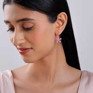 Magnifiques boucles d'oreilles en or rose avec fleurs de cerisier et diamants sertis en bélière, parfaites pour les fiançailles et les occasions de mariage - Product Image 2