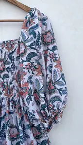 Tunique bohème en coton pour femmes, imprimé en blocs, robe d'été à porter sur la plage, fabrication artisanale, décoration en dentelle, vente en gros, design taille naturelle - Product Image 3