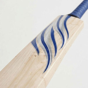 Bâtons de cricket haut de gamme faits à la main en bois de saule avec poignée de qualité, équipement sportif pour joueurs professionnels et de club - Product Image 5