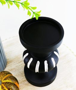 Bougeoirs en bois noir exquis pour bougies piliers Noël unique combinant l'artisanat traditionnel avec un design moderne - Product Image 5