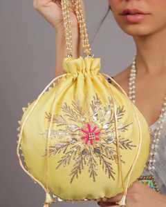 Sac à main ethnique Gota Potli, sac Potli traditionnel, sac à main de créateur avec travail Gota, sac Potli indien pour mariage, sac unique pour femmes - Product Image 1