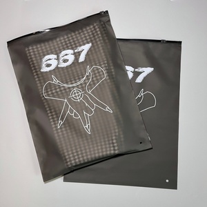 Busta Richiudibile Ziplock in <span class=keywords><strong>Plastica</strong></span> Nera Satinata per Abbigliamento, Borsa Personalizzata in Polietilene per Felpe, T-shirt e Costumi da Bagno - Product Image 6