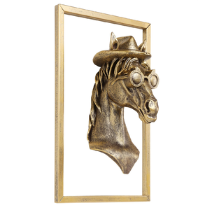 Tête de cheval dorée sophistiquée avec un chapeau et des lunettes dans un cadre haut. Disponible à prix de gros pour l'équitation. - Product Image 1