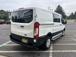 Blanche 2023 Transit Cargo 350 Toit Bas AWD (Occasion - Excellent État) Groupe d'équipement intermédiaire 101A Bluetooth Conduite à Gauche Foncé - Product Image 6