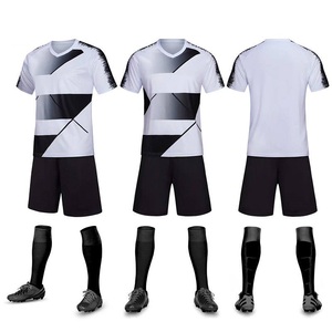 Uniformes de Fútbol Personalizados al por Mayor, Fabricante OEM, Conjuntos de Fútbol Transpirables, Proveedor de Marca Privada, Producción en Masa por Sublimación - Product Image 5