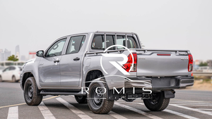 Camioneta Hilux 2023 Modelo SR5, Motor Diésel Turbo, Transmisión Manual, Neumáticos R17, Volante a la Izquierda, 5 Asientos, Interior de Tela, Faros Halógenos - Product Image 4