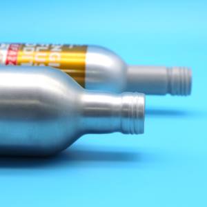 Bouteilles en aluminium à dessus ouvert élégantes du fabricant du Vietnam Design à col long Portable pour une utilisation additive de voiture - Product Image 4
